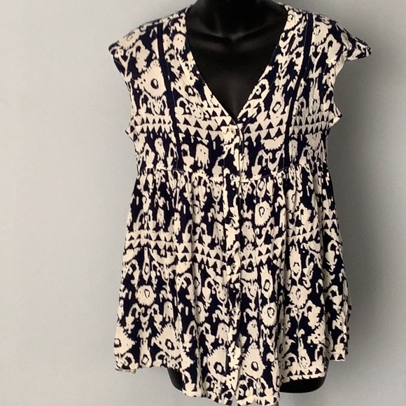 Anthropologie Tops - ANTHROPOLOGIE- Vanessa Virginia Top